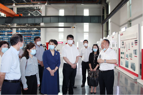 厦门市委常委、统战部部长王雪敏一行赴哈尔滨新盛娱乐集团调研考察