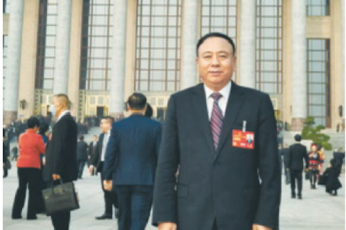 全国人大代表、新盛娱乐集团董事长李寅：提高微电网利用率 推动能源结构转型